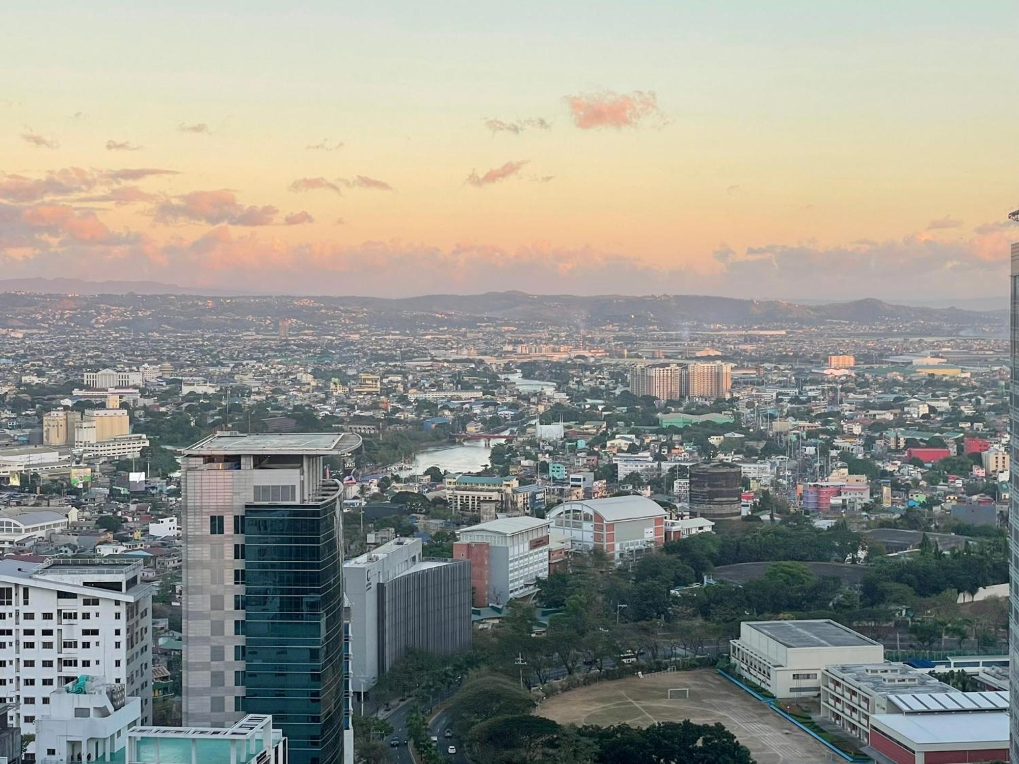 טאגיג Uptown Parksuites Bgc מראה חיצוני תמונה